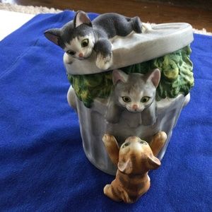 Vintage Mann Cats in Garbage Can Musical Figurine